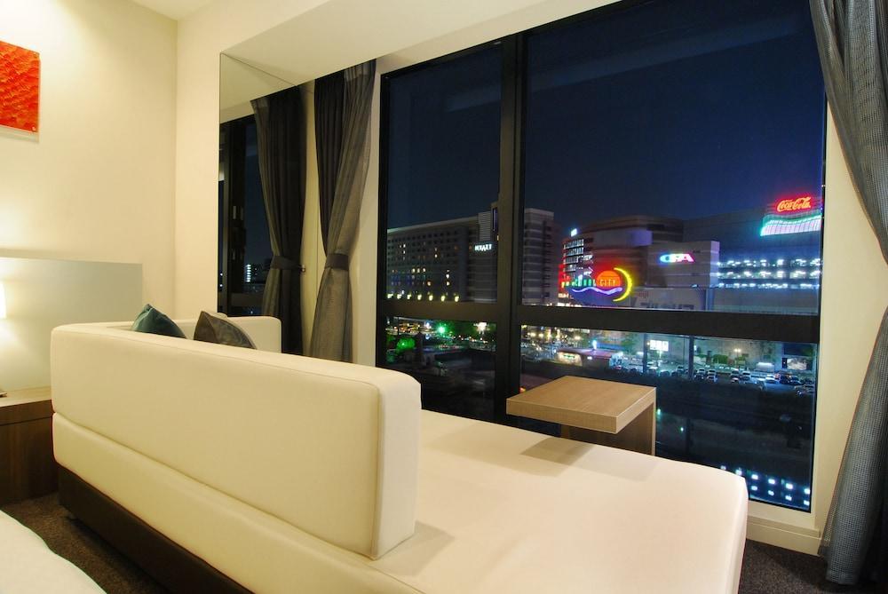 Candeo Hotels The Hakata Terrace Fukuoka  Bagian luar foto